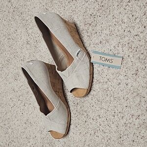 Tom's wedges brand new